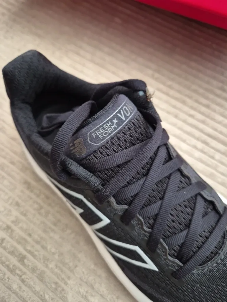 Used New Balance Fresh Foam Vongo v6 bike — image 9 of 11