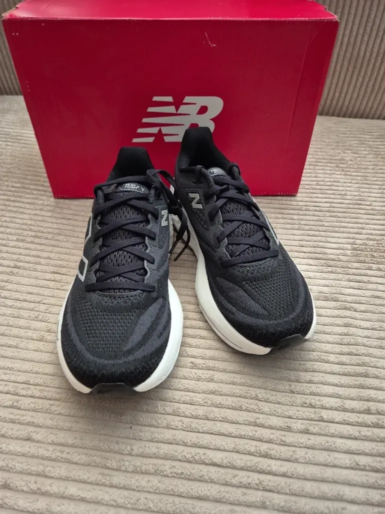 Used New Balance Fresh Foam Vongo v6 bike — image 3 of 11