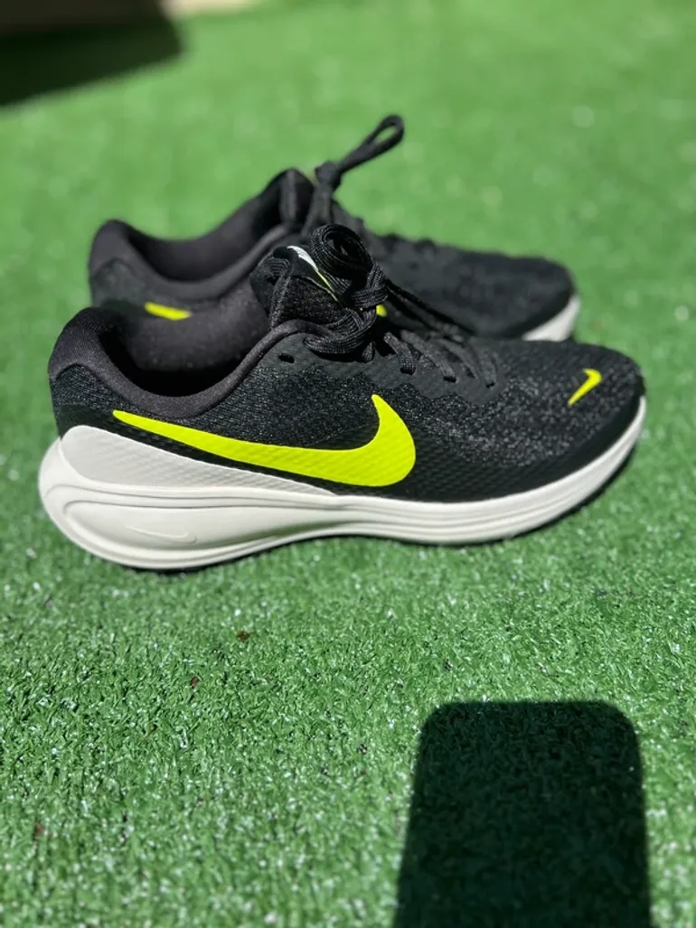 Nike Revolution 8 bike d'occasion — image 7 sur 12