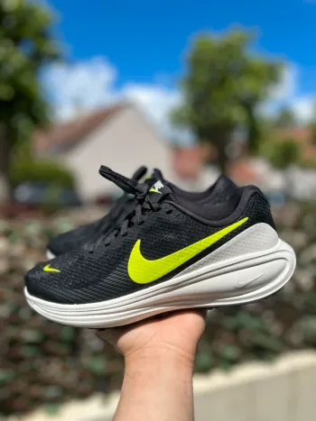 Used Nike Revolution 8 bike