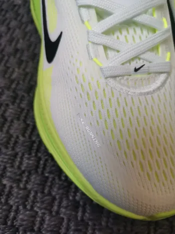 Nike Vomero 18 bike d'occasion — image 2 sur 11