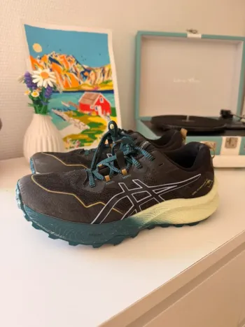 Used Asics Gel Trabuco 11 bike — image 2 of 9