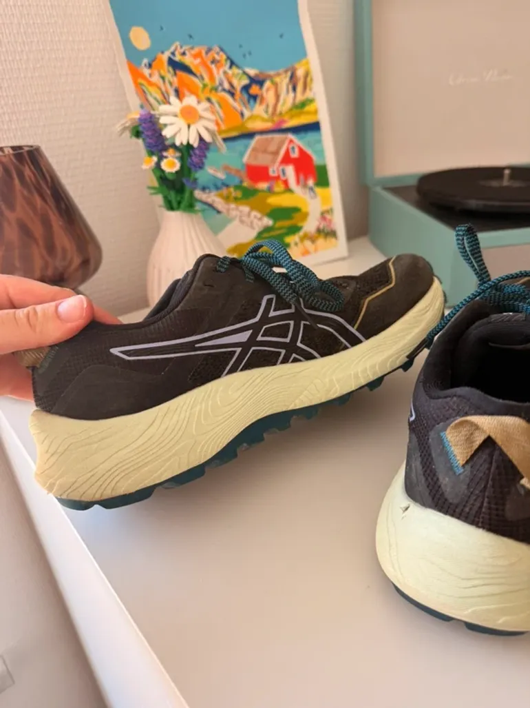 Used Asics Gel Trabuco 11 bike — image 9 of 9