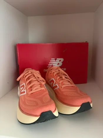 Used New Balance Sneaker bike — image 2 of 8
