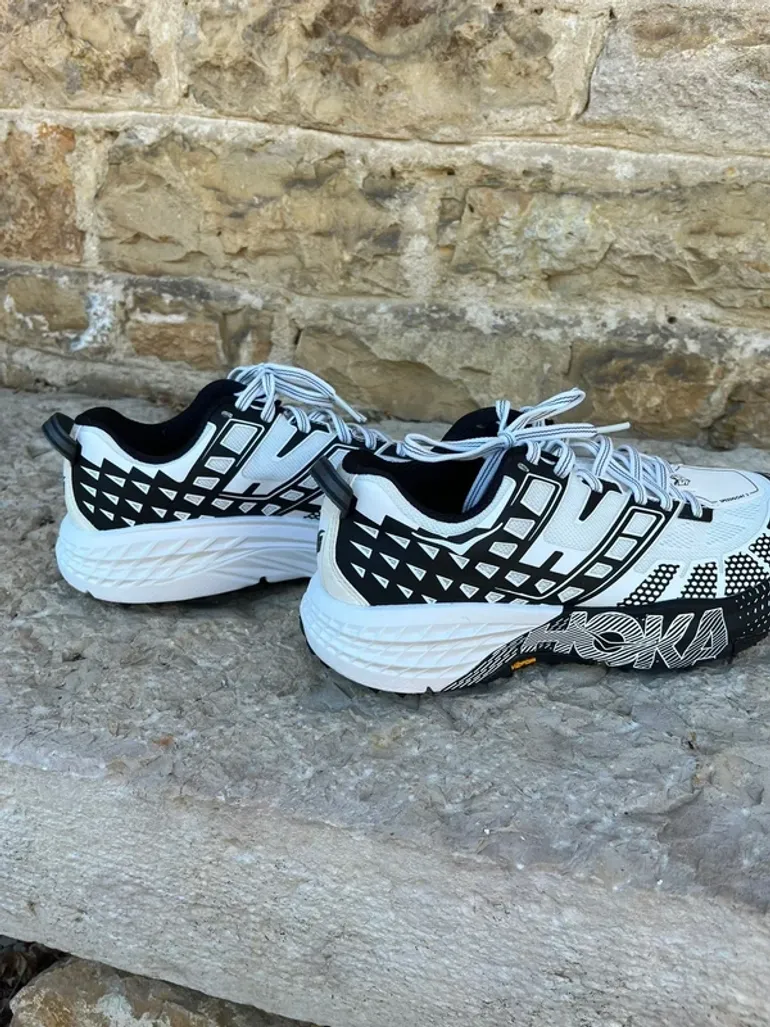 Used Hoka Speedgoat 2 2025 bike — image 3 of 5