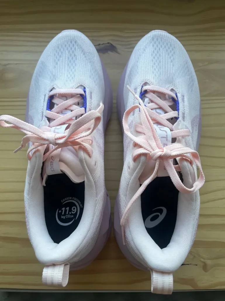 Used Asics Novablast 5 bike — image 2 of 9