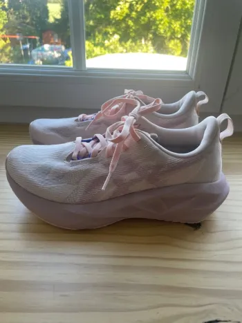Used Asics Novablast 5 bike — image 4 of 9