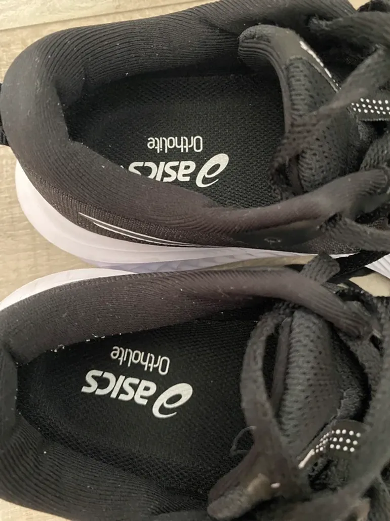 Used Asics Shoes bike — image 3 of 7