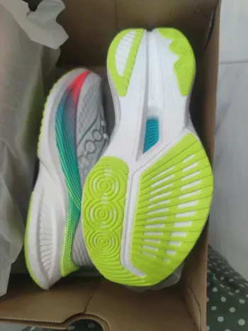Saucony Endorphin Speed 5 bike d'occasion — image 3 sur 6
