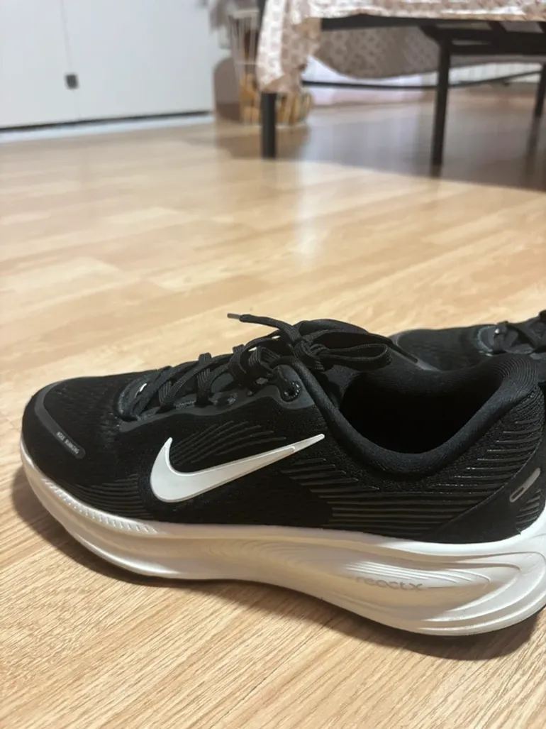 Nike Vomero 18 gs bike d'occasion — image 2 sur 7