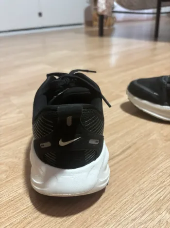 Nike Vomero 18 gs bike d'occasion — image 3 sur 7