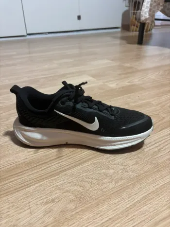 Nike Vomero 18 gs bike d'occasion — image 6 sur 7