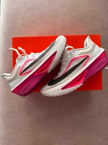Nike Zoom Fly 6 bike de segunda mano