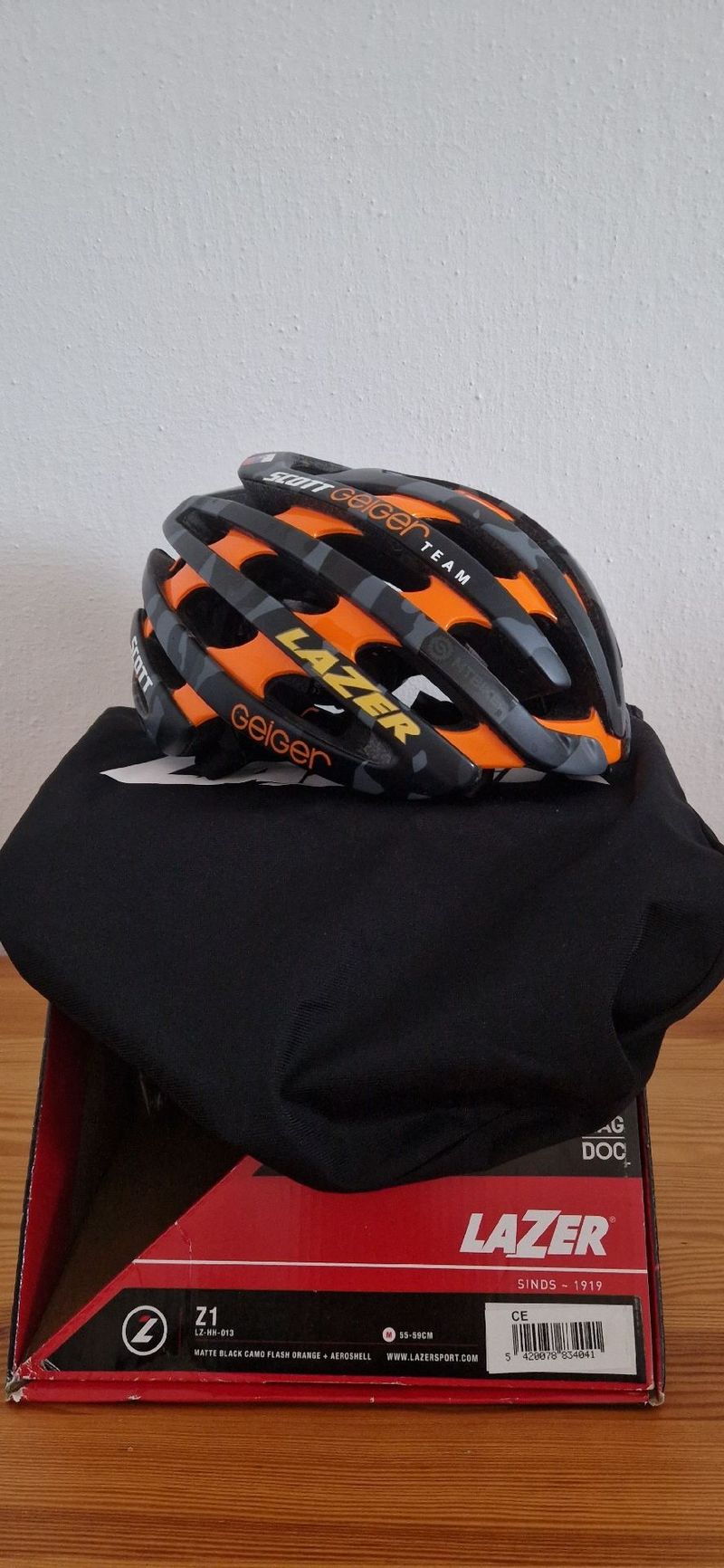 Used Lazer Z1 Helmet, Black Camo/Flash Orange + aeroshell Cycling Accessories