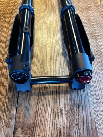 Manitou Dorado Expert Fork 2025 bike usato — immagine 3 di 5