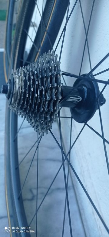 Used Zipp 404 Firecrest 2015 bike — image 4 of 8