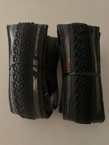 Used Giant CROSSCUT AT1 700x38 2024 Tyres & Tubes