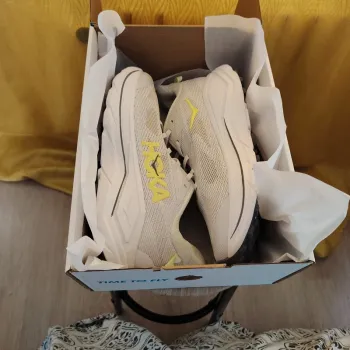 Used Hoka Chaussures bike — image 2 of 4