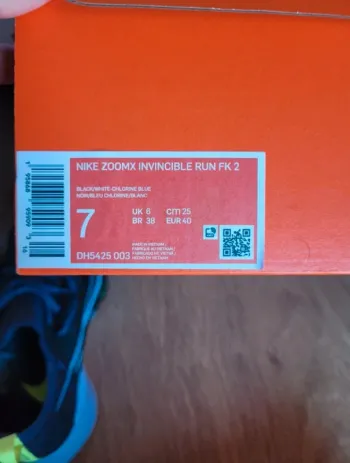 Used Nike ZoomX Invincible Run Flyknit 2 bike — image 4 of 8