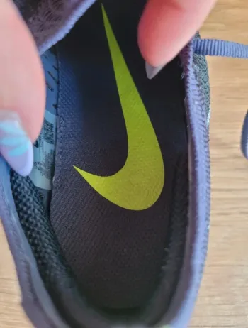 Used Nike ZoomX Invincible Run Flyknit 2 bike — image 7 of 8