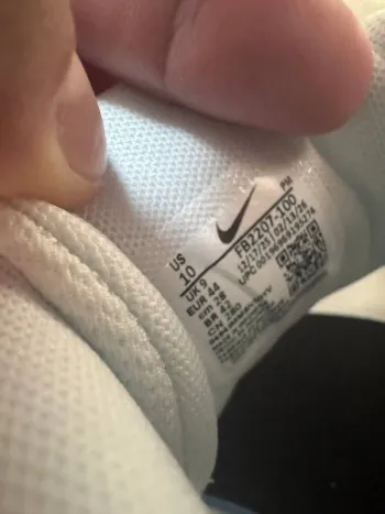 Used White Revolution 7 bike — image 6 of 7