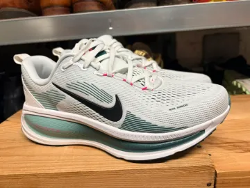 Hyper Vomero 18 Running Shoes usato