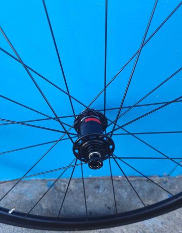 Dt Swiss Wheels bike d'occasion — image 7 sur 8