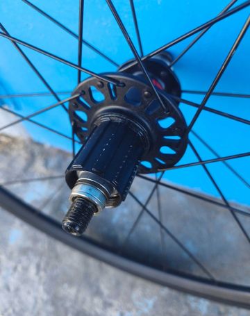 Dt Swiss Wheels bike d'occasion — image 2 sur 8