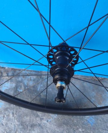 Dt Swiss Wheels bike d'occasion — image 8 sur 8