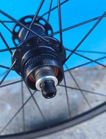 Dt Swiss Wheels bike d'occasion — image 4 sur 8