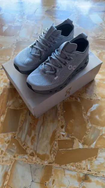 Použité On Running Shoes bike