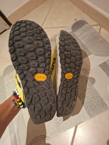 Gebrauchtes New Balance Hierro v6 bike — Bild 3 von 4