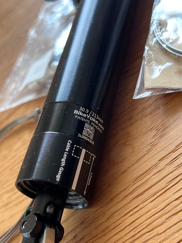 Used Bikeyoke Revive Max Dropper Post bike — image 3 of 13