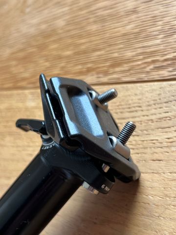 Used Bikeyoke Revive Max Dropper Post bike — image 10 of 13