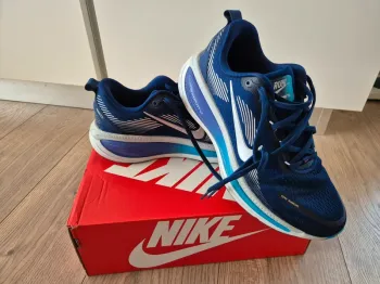 Used Nike Vomero 18 bike — image 2 of 6