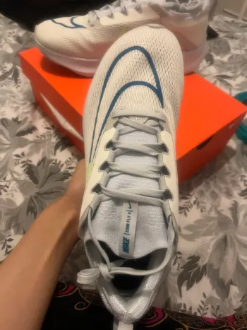 Used Nike Zoom Fly 4 bike — image 2 of 4