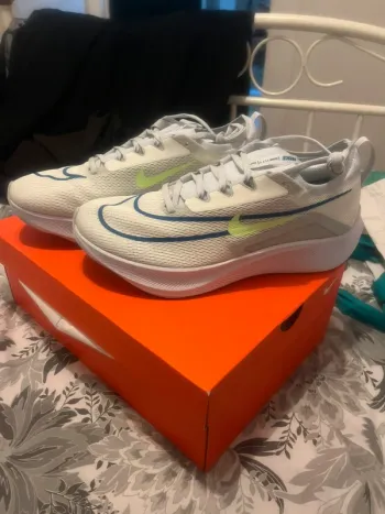 Used Nike Zoom Fly 4 bike