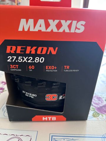 Brugt Maxxis MaxxTerra Tire 2026 bike — billede 1 af 4