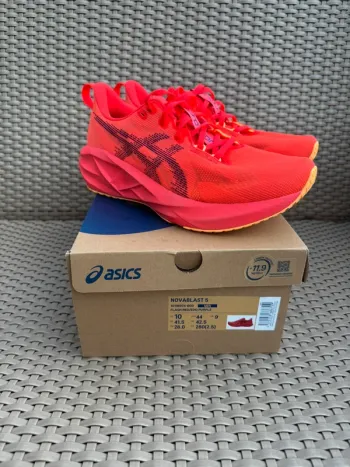 Used Asics Novablast bike