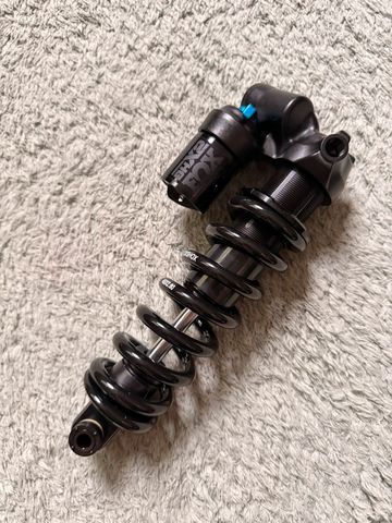 Used Fox DHX2 2025 bike — image 1 of 9