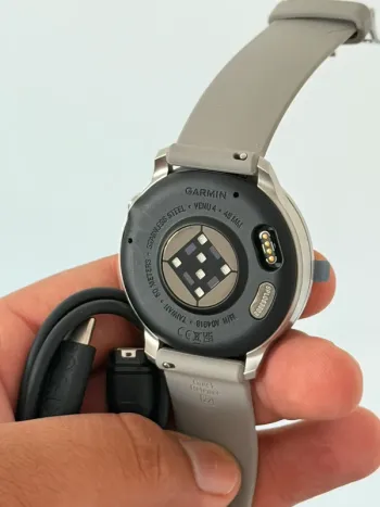 Used Garmin Venu 4 bike — image 2 of 8