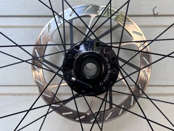 Used Roval Control Carbon Wheelset bike — image 8 of 21