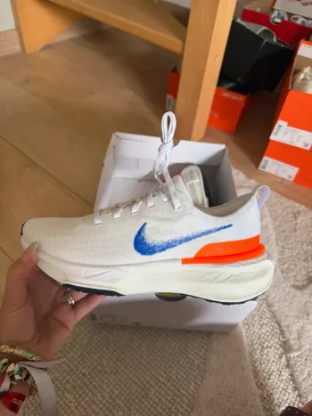 Used Nike Invincible RN FP bike — image 2 of 7