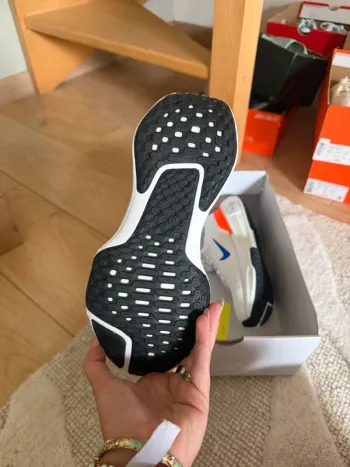 Used Nike Invincible RN FP bike — image 3 of 7