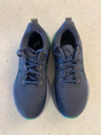 Asics Novablast 4 bike d'occasion — image 3 sur 10