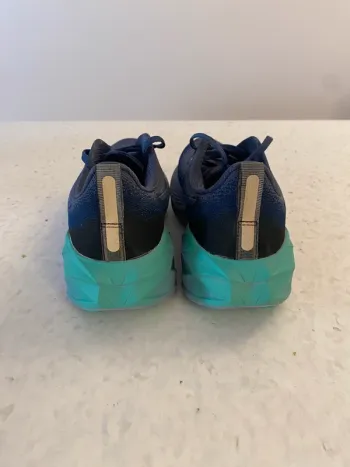 Asics Novablast 4 bike d'occasion — image 6 sur 10