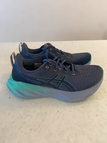 Asics Novablast 4 bike d'occasion