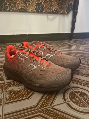 Used New Balance FuelCell Venym bike