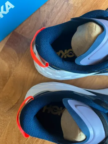 Used Hoka Speedgoat 7 bike — image 7 of 8