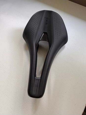 Used Fizik Tempo Argo R5 Saddle 2025 bike